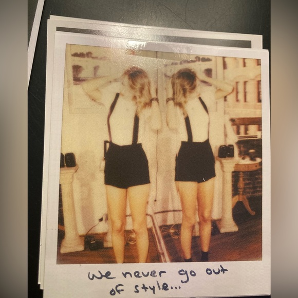 Taylor Swift 1989 photos! - Picture 8 of 11